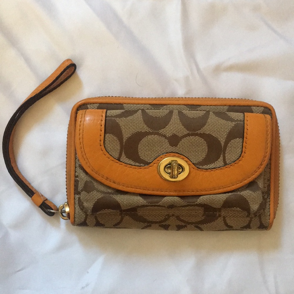 Coach wristlet wallet